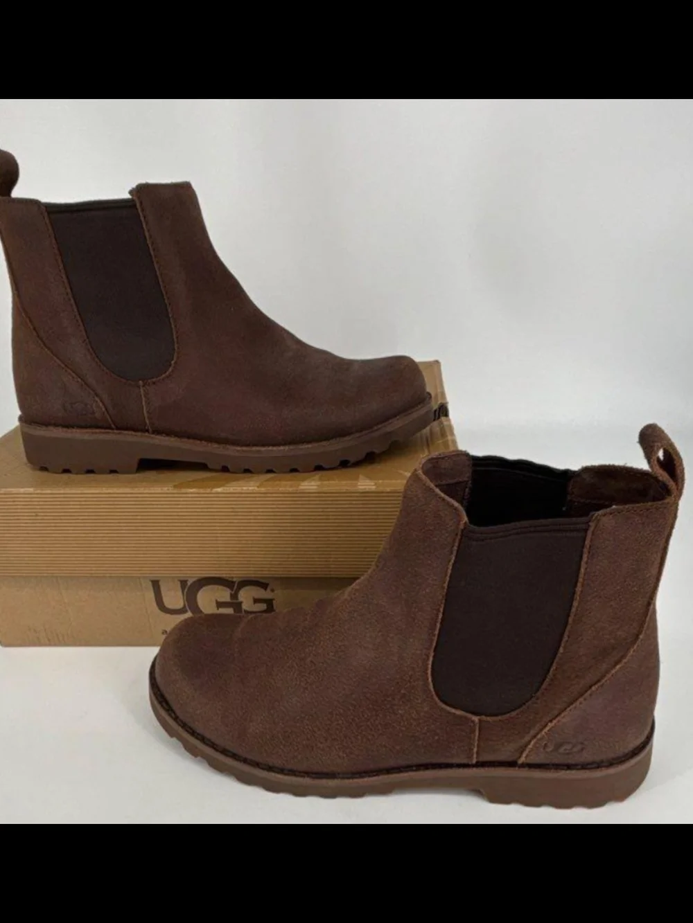UGG Kids Callum Chelsea Boots Mix Matched Sizes L6 R5 Exc Box   Chelsea Boot